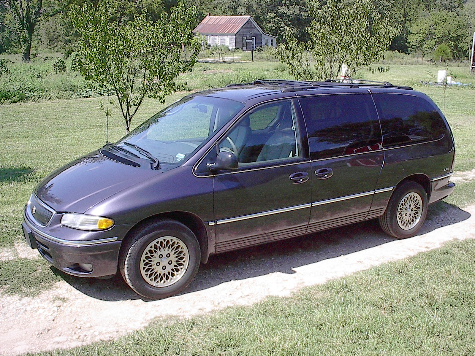 1996 chrysler town and country minivan